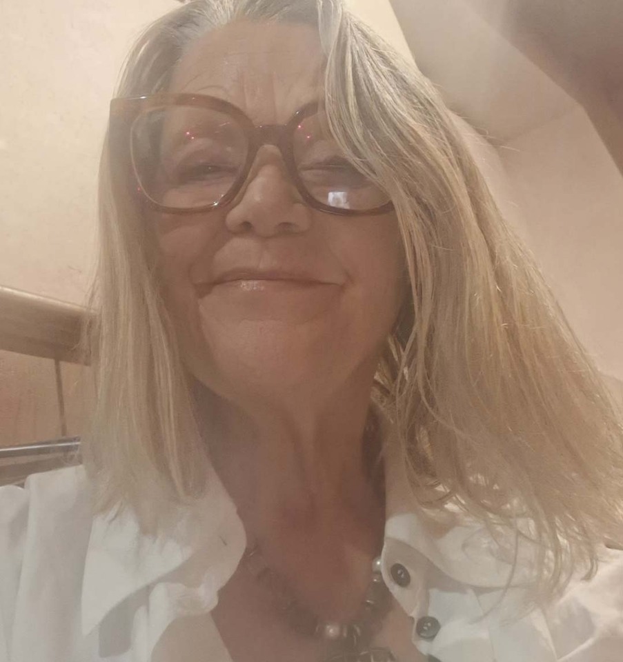 ABOUT LYNDA LEE WEB DESIGNER UK